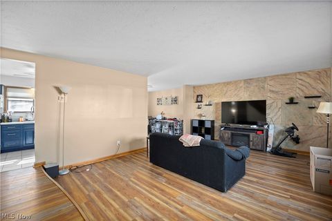 Tiny photo for 27261 Nantucket Drive, North Olmsted, OH 44070 (MLS # 5188866)