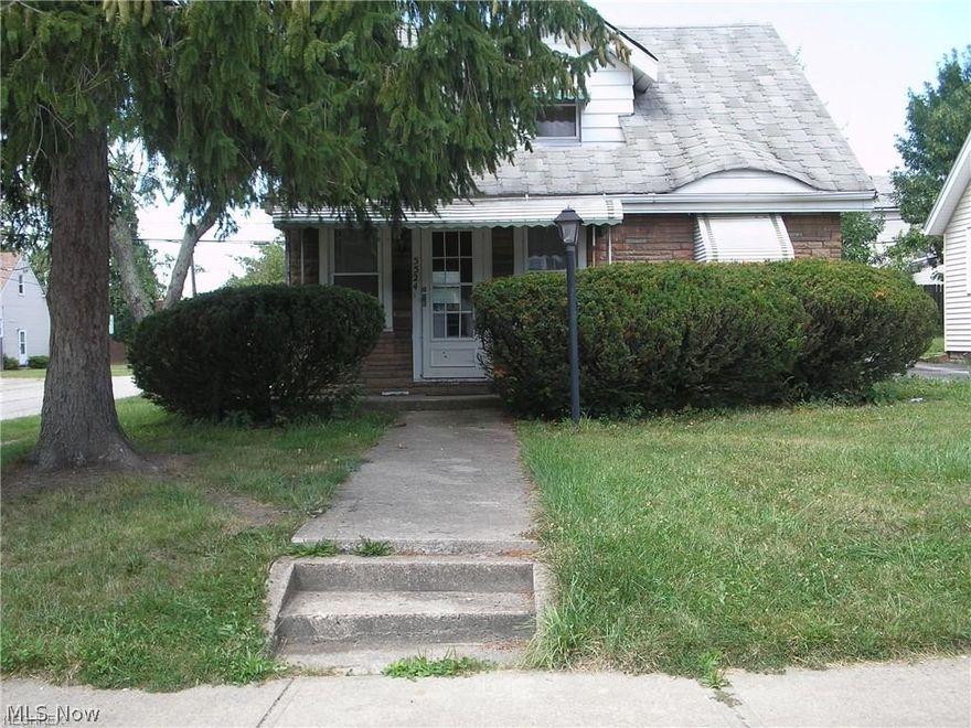 PRICED TO SELL...WHY PAY RENT WHEN YOU CAN OWN THIS COZY 3-BDRM BUNGALOW, ONE BATH, 1ST FLR BDRM,FIREPLACE IN LIVING RM, 1-CAR GARAGE W/SIDE PATIO. FULL BASEMENT W/COZY REC. RM AND LAUNDRY RM, BEAUTIFUL HARDWOOD FLRS. GREAT STARTER HOME OR CAN BE  ADDED TO YOUR RENTAL PORTFOLIO.  SELLER WANTS SOLD TODAY! SELLER WILL LOOK AT ALL REASONABLE OFFERS. SARO