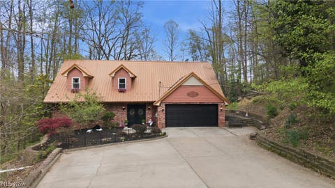 Homes For Sale - 8 Poplar Drive<br/> Wood County, Vienna, WV 26105