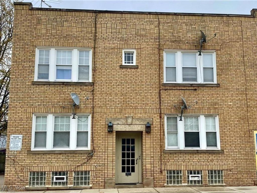 Photo of 1673 Cordova Avenue #4, Lakewood, OH 44107 (MLS # 5174446)