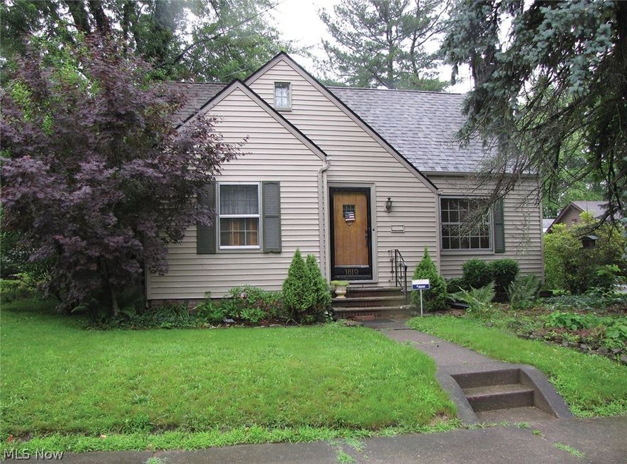 Three-Bedroom Vinyl Sided Home – Garage & Carport On Corner Lot – ABSOLUTE AUCTION, all sells to the highest bidders on location: TUESDAY - JULY 24, 2018 – 4:30 PM, REAL ESTATE SELLS AT: 5:30 PM - REAL ESTATE: Good three-bedroom vinyl sided home featuring kitchen w/appliances, dinette area, living room w/wood burning fireplace, two bedrooms and full bath on the main level. Bedroom upstairs w/walk-in closet and storage areas. Full divided basement w/gas F/A heat and central air, breaker electric, utility room w/shower and commode, workbench and built-in shelving. Enclosed screened back patio overlooking backyard w/storage building. Single garage and double carport. Home has hardwood floors throughout and security system. Taxes $405.00 per half year.