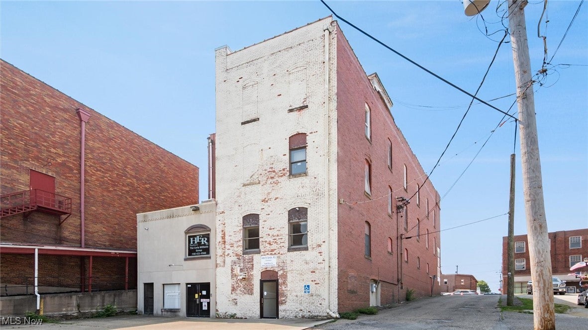927 Wheeling Avenue