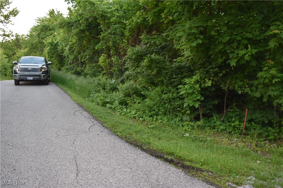 Riggs Road, Bellaire, Ohio image 1