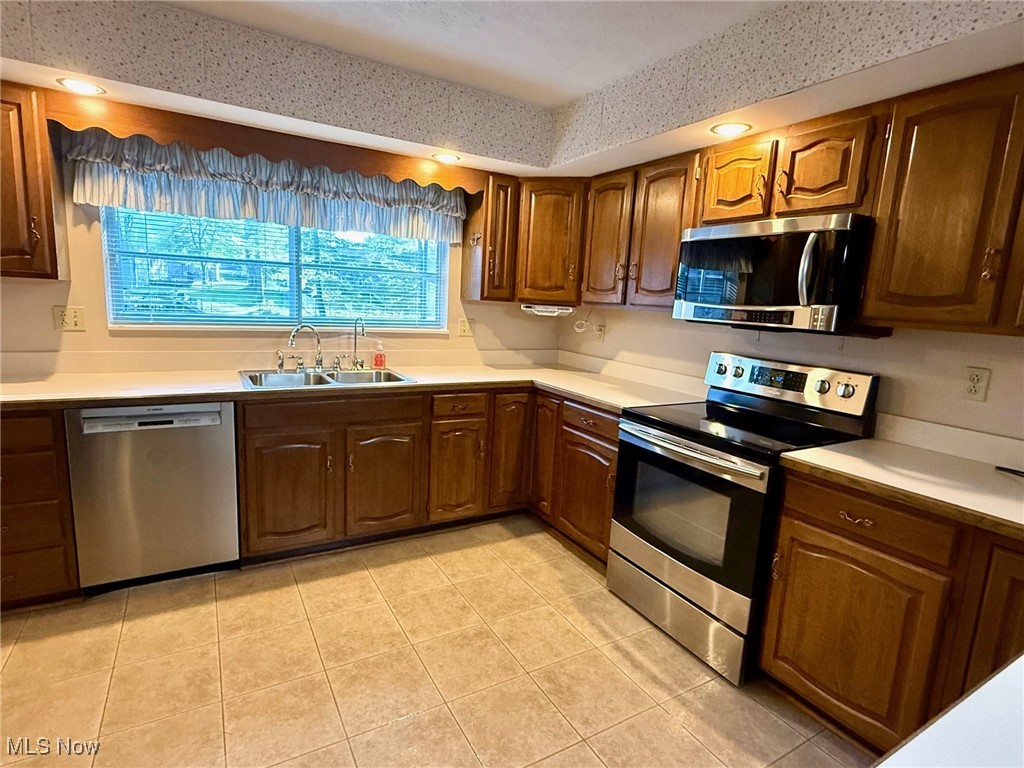 305 Flintwood Drive, Marietta, Ohio image 8