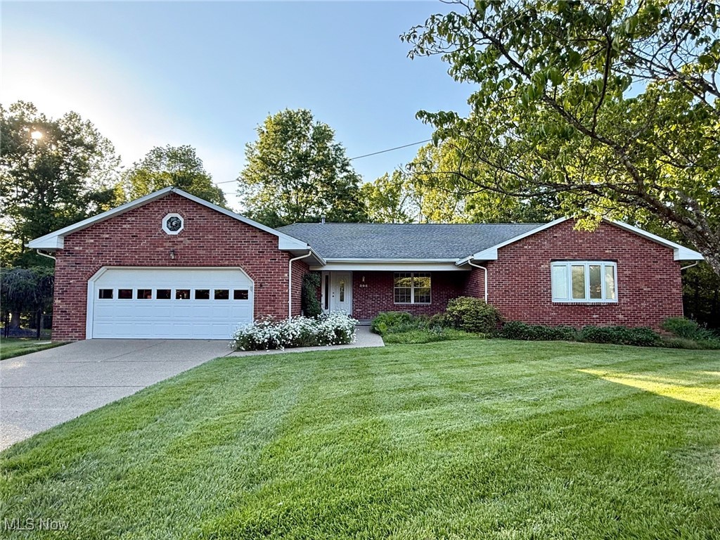 305 Flintwood Drive, Marietta, Ohio image 1