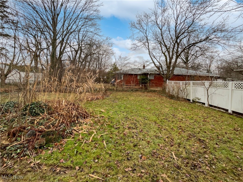 1383 Winhurst Drive, Akron, Ohio image 9