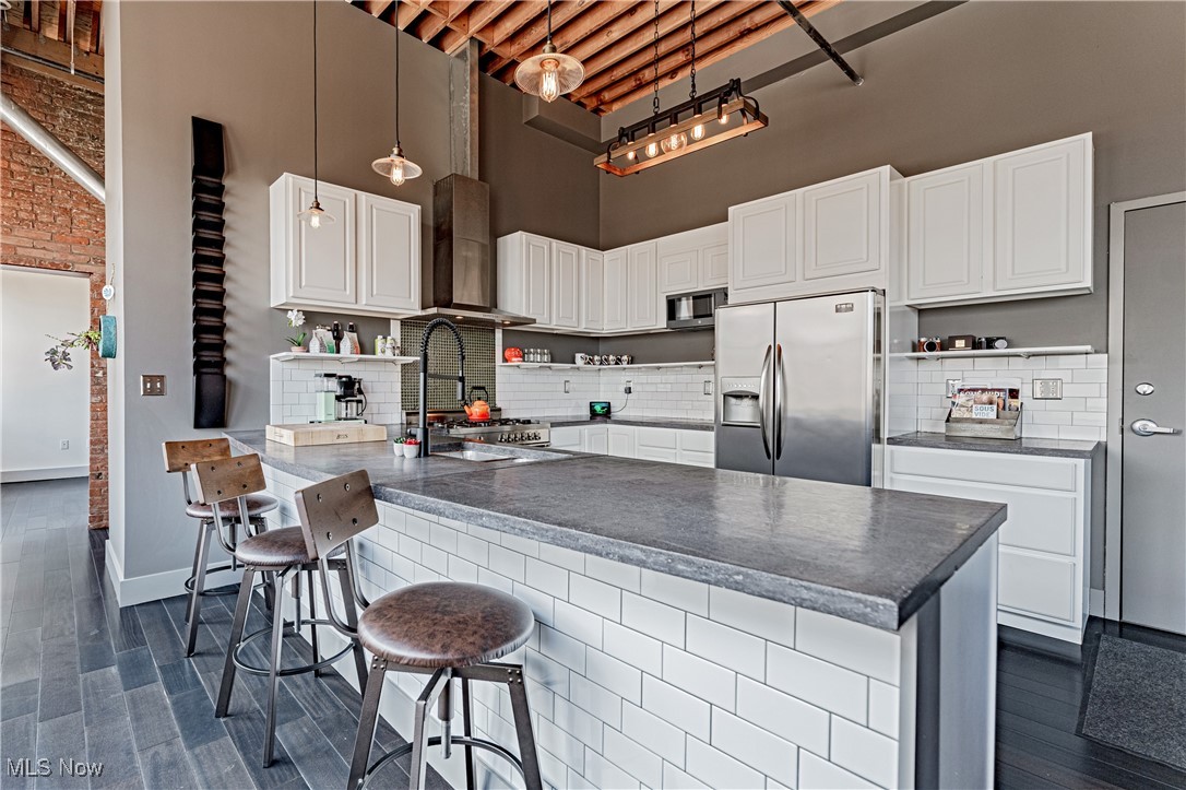 Erie Bldg Lofts Condo - Residential