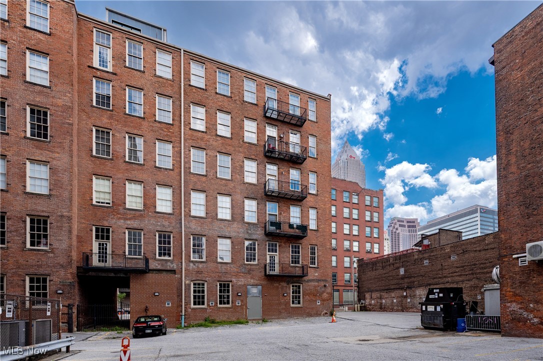 Erie Bldg Lofts Condo - Residential