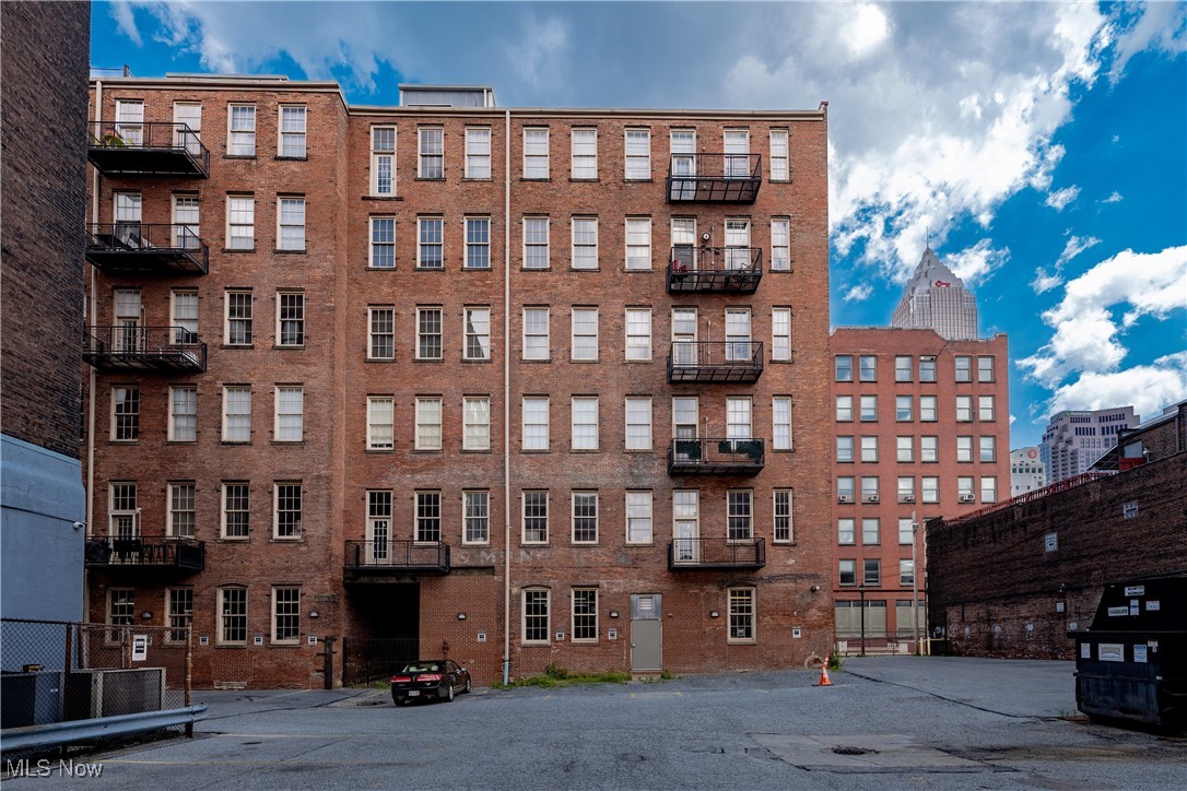 Erie Bldg Lofts Condo - Residential