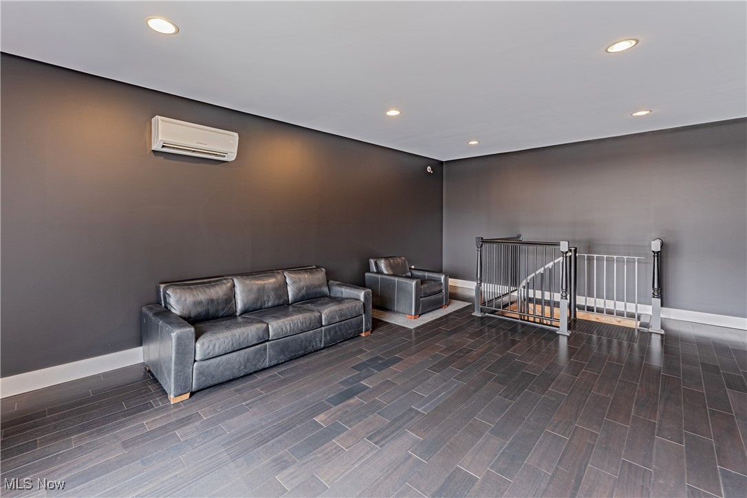 Erie Bldg Lofts Condo - Residential