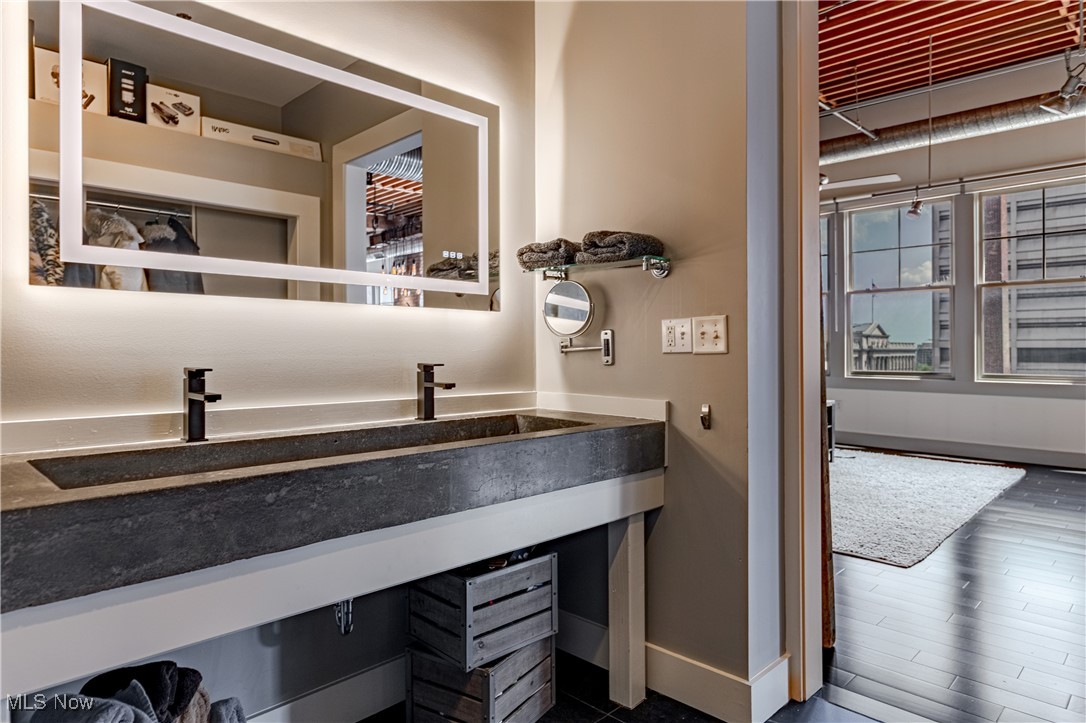 Erie Bldg Lofts Condo - Residential