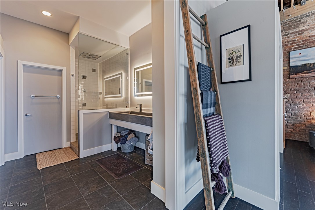 Erie Bldg Lofts Condo - Residential