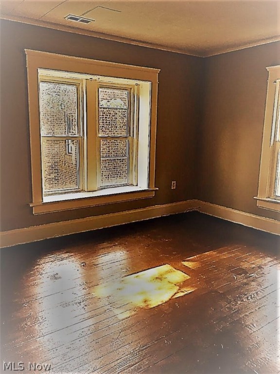 Bures - Commercial Sale