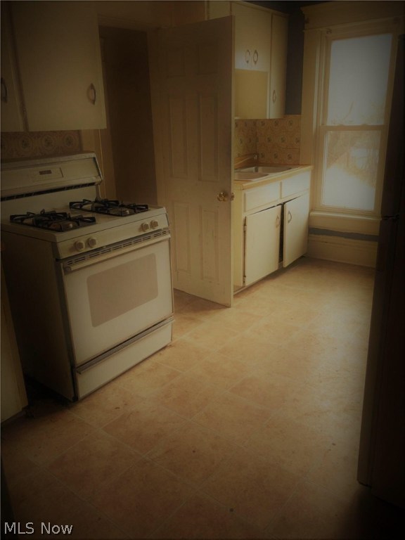 Bures - Commercial Sale