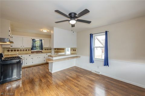 Tiny photo for 1845 Seattle Street, Cuyahoga Falls, OH 44221 (MLS # 5187747)