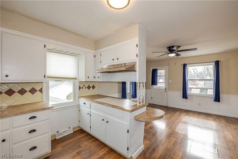 Tiny photo for 1845 Seattle Street, Cuyahoga Falls, OH 44221 (MLS # 5187747)