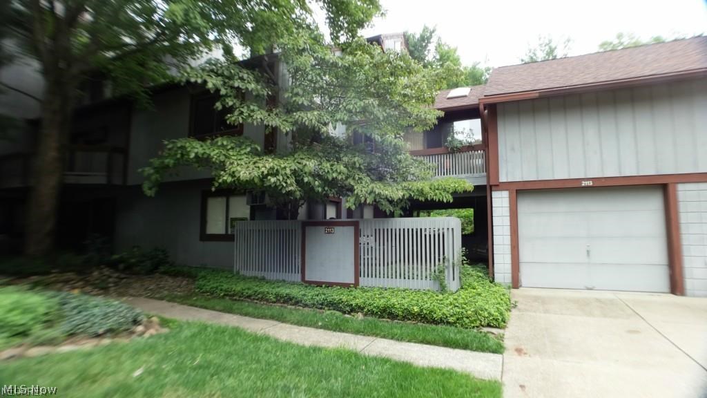 One bed ranch condo with private outdoor area. covered walk to garage. updated kitchen, bath, flooring, paint.