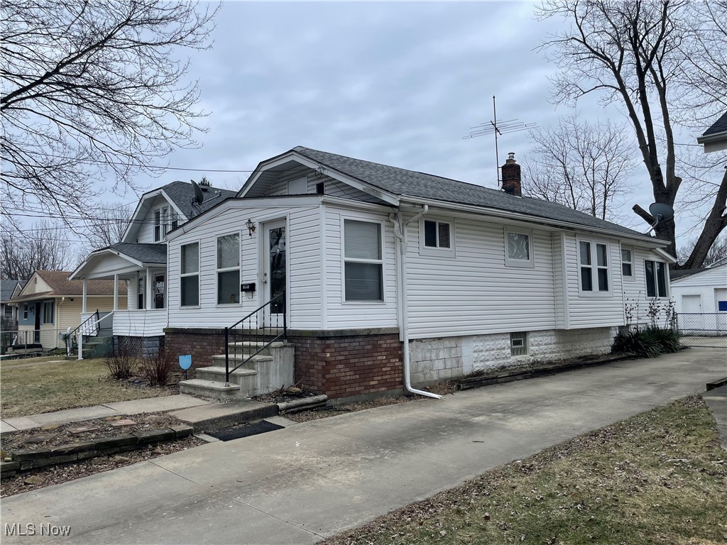 Akron, Ohio 44306, United States, 2 Bedrooms Bedrooms, ,1 BathroomBathrooms,Residential,Active,81755