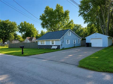Homes For Sale - 5265 Oakwood Boulevard<br/> Lorain, OH 44055