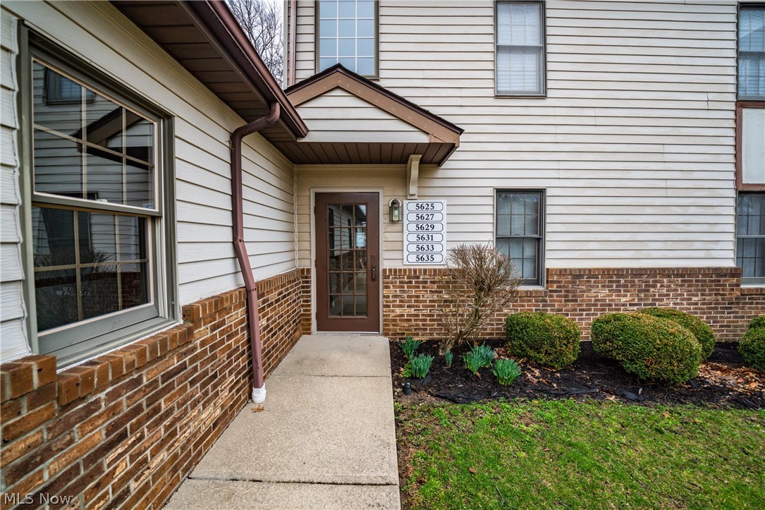 Welcome home to Brook Park's best kept secret, Gateway Condos! This well maintained first floor 2 bedroom 2 bathroom has nothing to do but move in. As you walk in the front door you will notice open concept kitchen with newer white appliances that go well with the solid oak cabinets.Through the kitchen leads right into the living and dining room perfect for entertaining. Right off the living room is a beautiful patio perfect for having guests over and relaxing. Both bedrooms are ample size and master bedroom includes en suite bathroom and perfect size walk in closet. This home includes in suite laundry with newer washer and dryer and upgraded tankless hot water tank! The included amenities make this condo totally worth it including, clubhouse,swimming pool, peaceful and serene deck with gazebo overlooking a pond with fountain. On top of all of the great amenities included this home is minutes away from most of Brook Park's stores and restaurants, recreation center, and minutes to 480,7