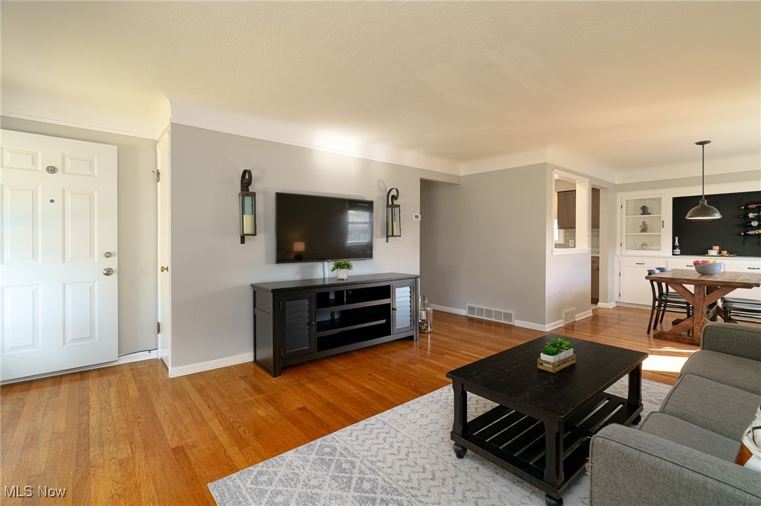 6413 Alexandria Drive