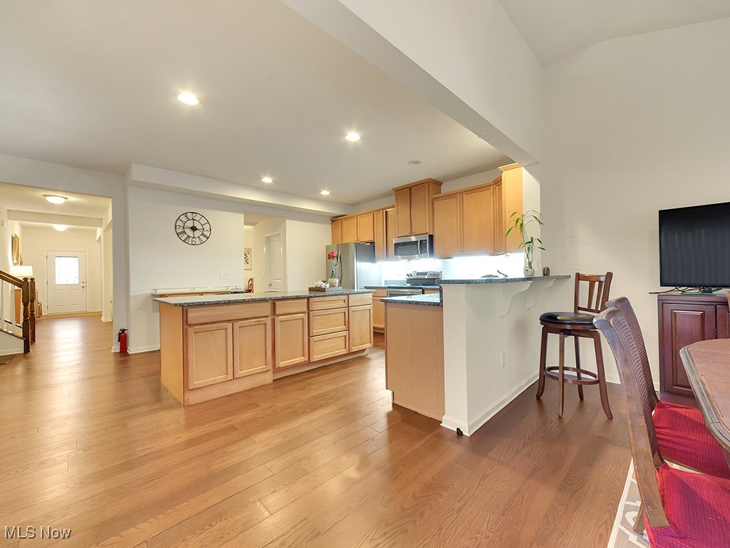 818 Hilliary Lane, Aurora, Ohio image 7