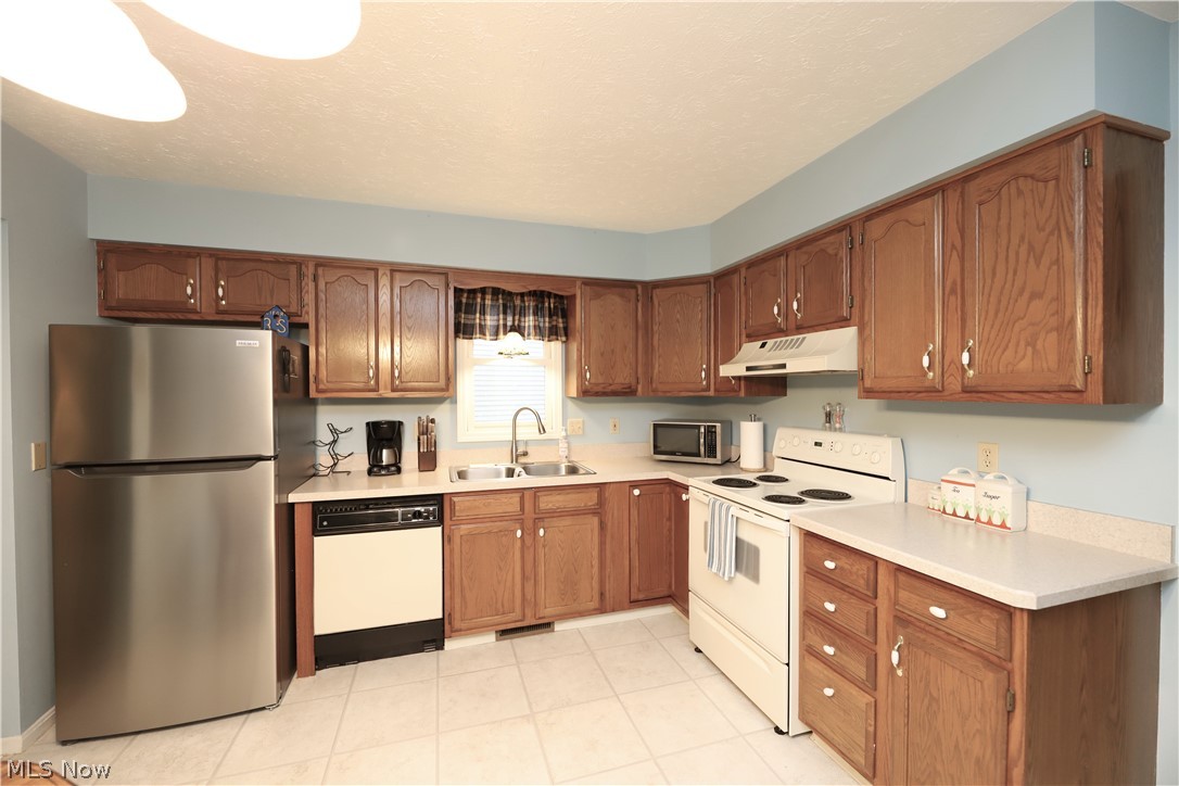 Bryn Mawr Clstr Ph 01 - Residential