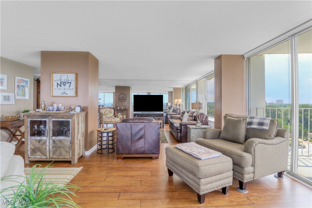 12700 Lake Avenue #1506, Lakewood, Ohio image 9