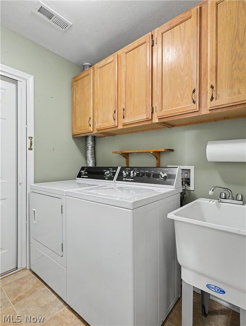 Tiny photo for 664 Crossings Circle, Tallmadge, OH 44278 (MLS # 5239226)