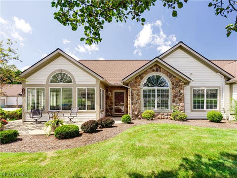 Photo of 664 Crossings Circle, Tallmadge, OH 44278 (MLS # 5239226)