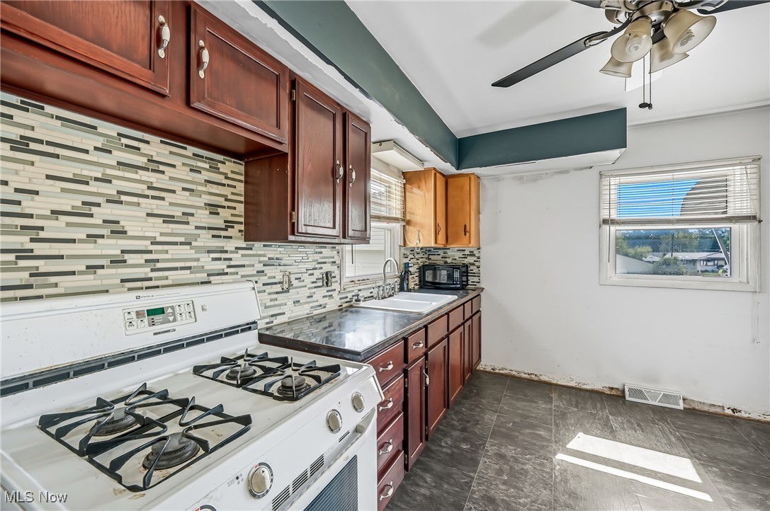 Poland, Ohio 44514, United States, 3 Bedrooms Bedrooms, ,1 BathroomBathrooms,Residential,Active,211260