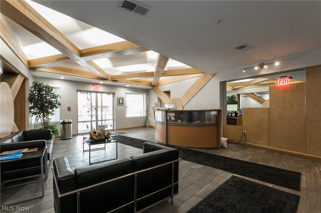 Condos/Stonebridge - Residential Lease