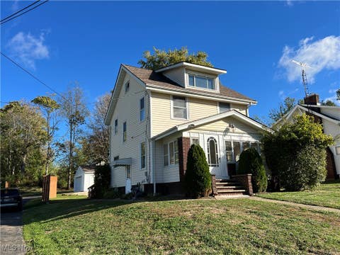 Photo for 2923 Lincoln Street E