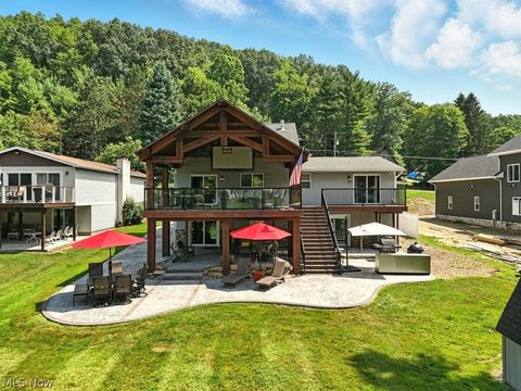 Homes For Sale - 196 E Mohawk Drive<br/> Carroll County, Malvern, OH 44644