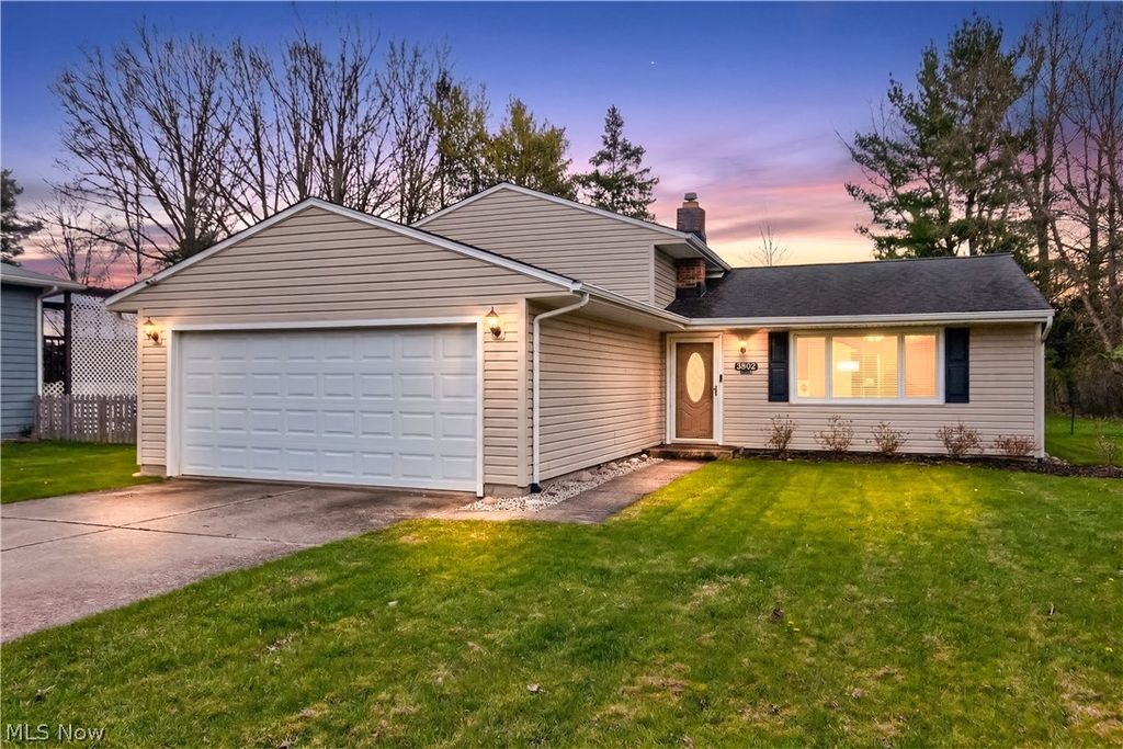 Photo of 3802 Bramblewood Drive, Brunswick, OH 44212 (MLS # 5199310)