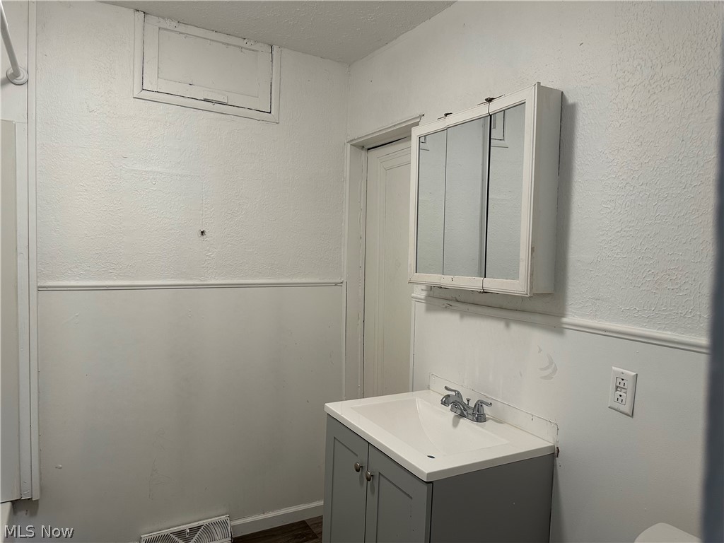 Kenwood - Residential Lease