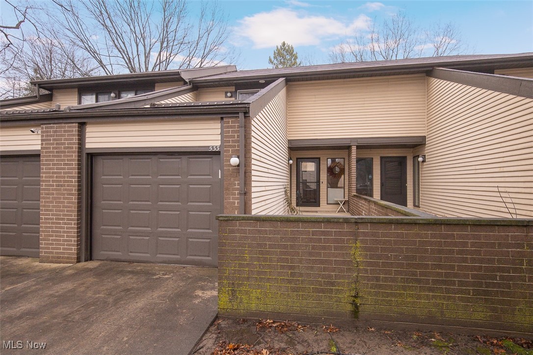 Richmond Place Condo PH 02 - Residential