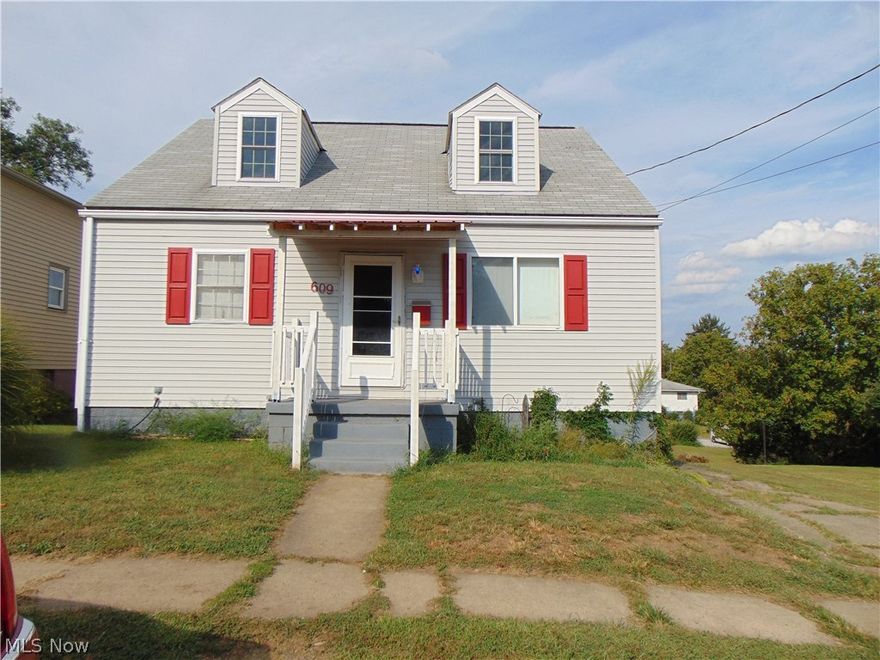 GET COOKING:  In this wonderful spacious kitchen with lots of cabinetry, Conveniently location in great family neighborhood close to the park and pool.
Deck off kitchen....Must see...Call for a private  showing.