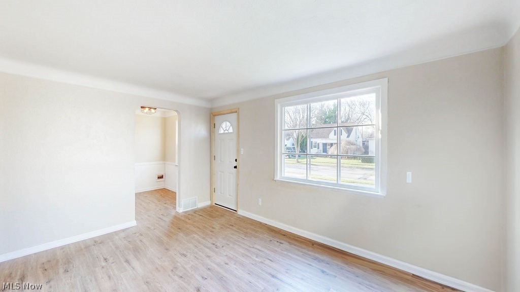 14732 Grapeland Avenue