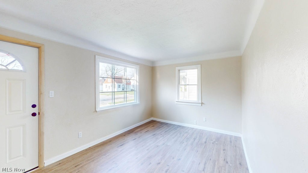 14732 Grapeland Avenue