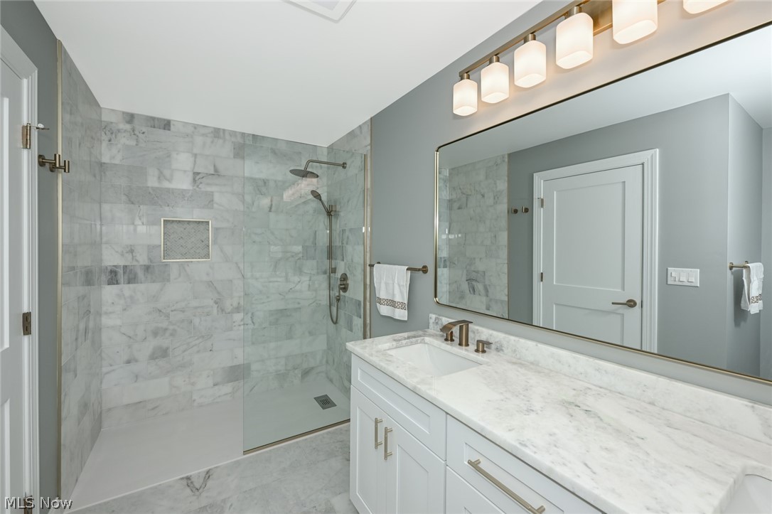 Siegler & Sons Beachwood Cou - Residential