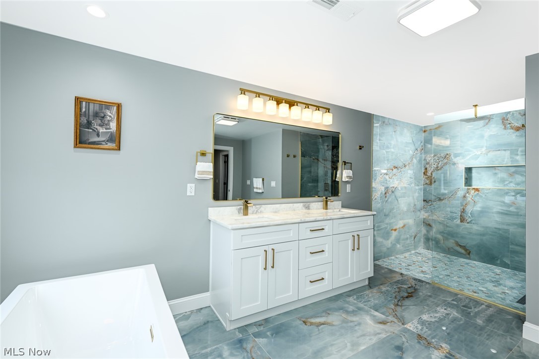 Siegler & Sons Beachwood Cou - Residential