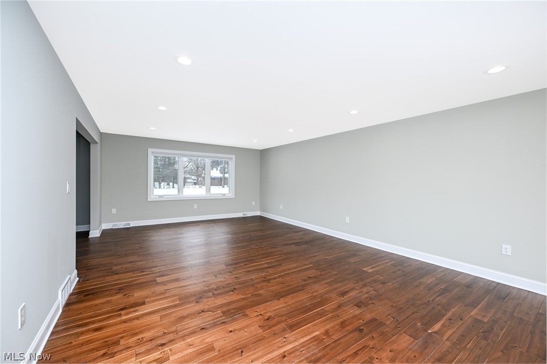 Siegler & Sons Beachwood Cou - Residential