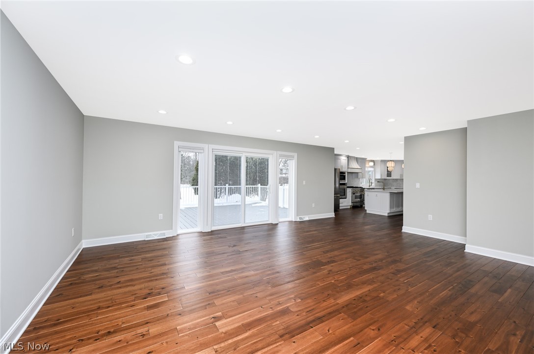 Siegler & Sons Beachwood Cou - Residential