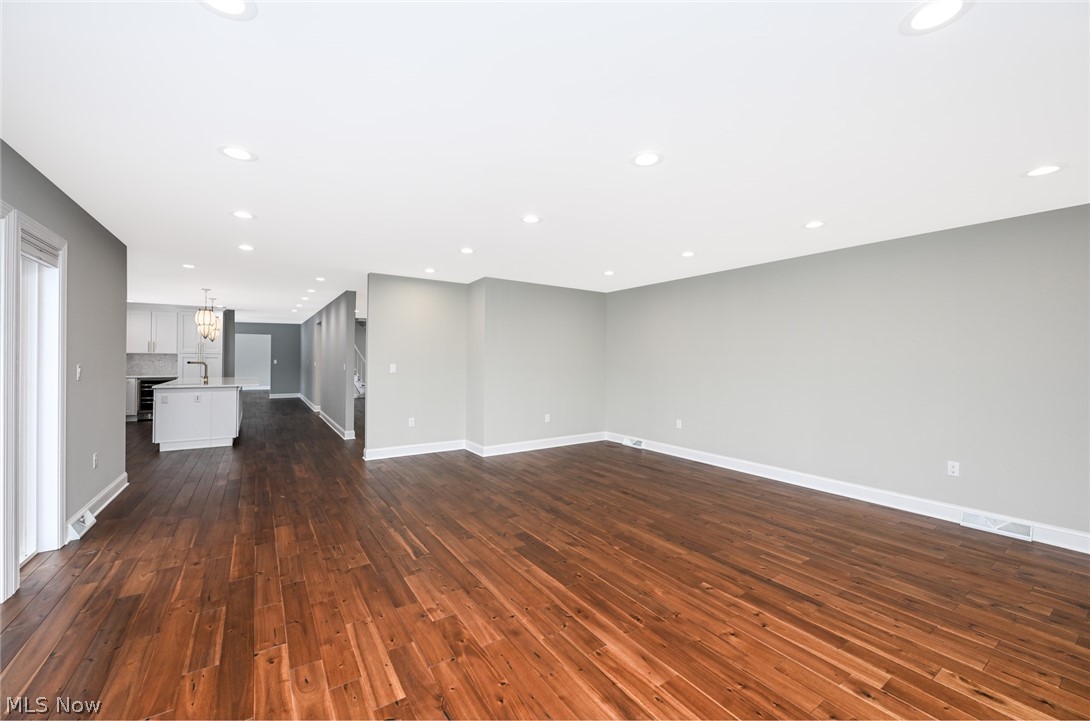 Siegler & Sons Beachwood Cou - Residential