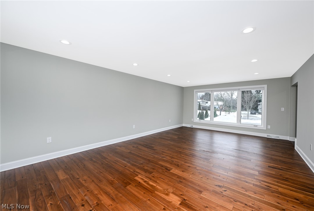 Siegler & Sons Beachwood Cou - Residential