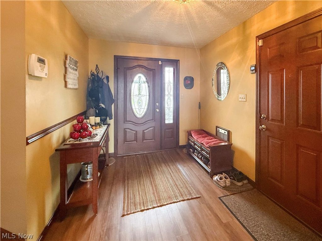Photo of 3225 Caprice Drive SW, Warren, OH 44481 (MLS # 5206314)