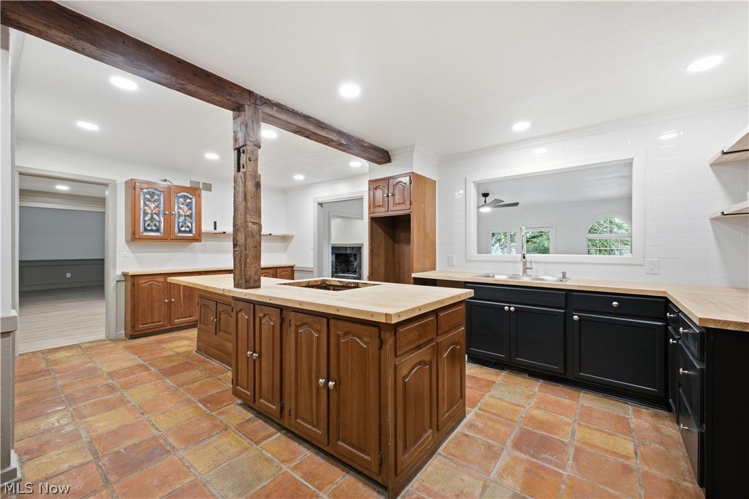 5683 Chestnut Ridge Road