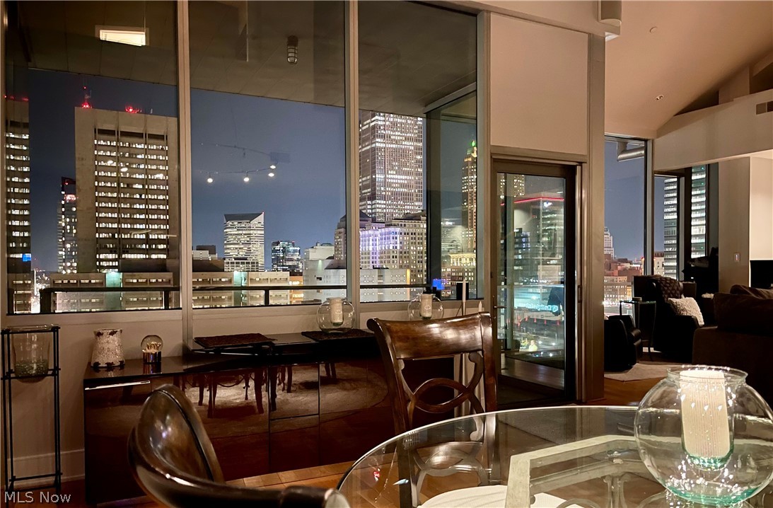 701 W Lakeside Avenue PH-2A/1302