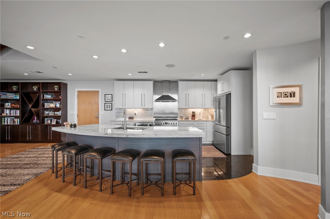 Pinnacle Condominium - Residential